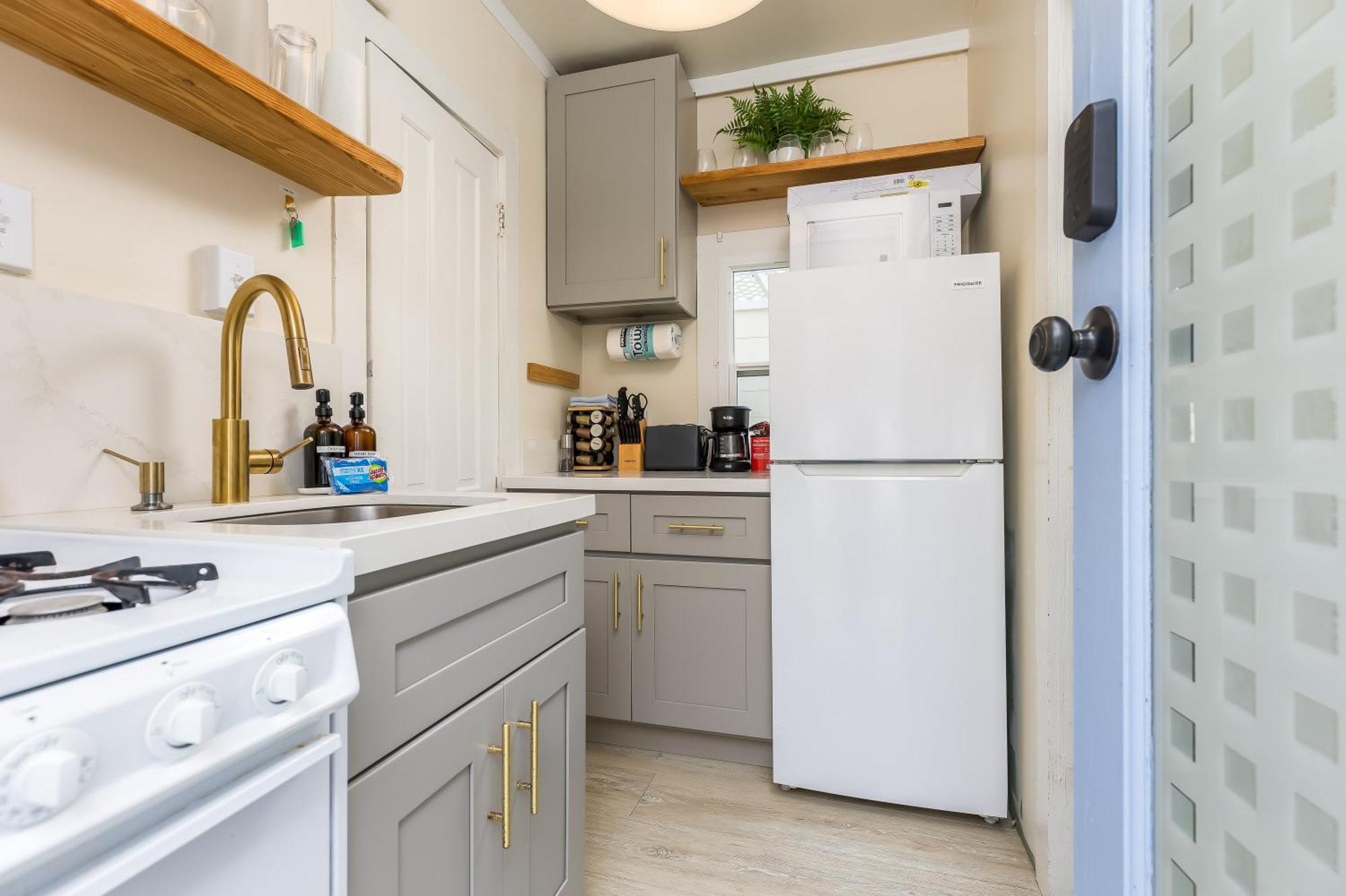 Stunning Oceanfront - Massive Patio, Hot Tub, Parking, Pet Friendly & Views! Villa San Diego