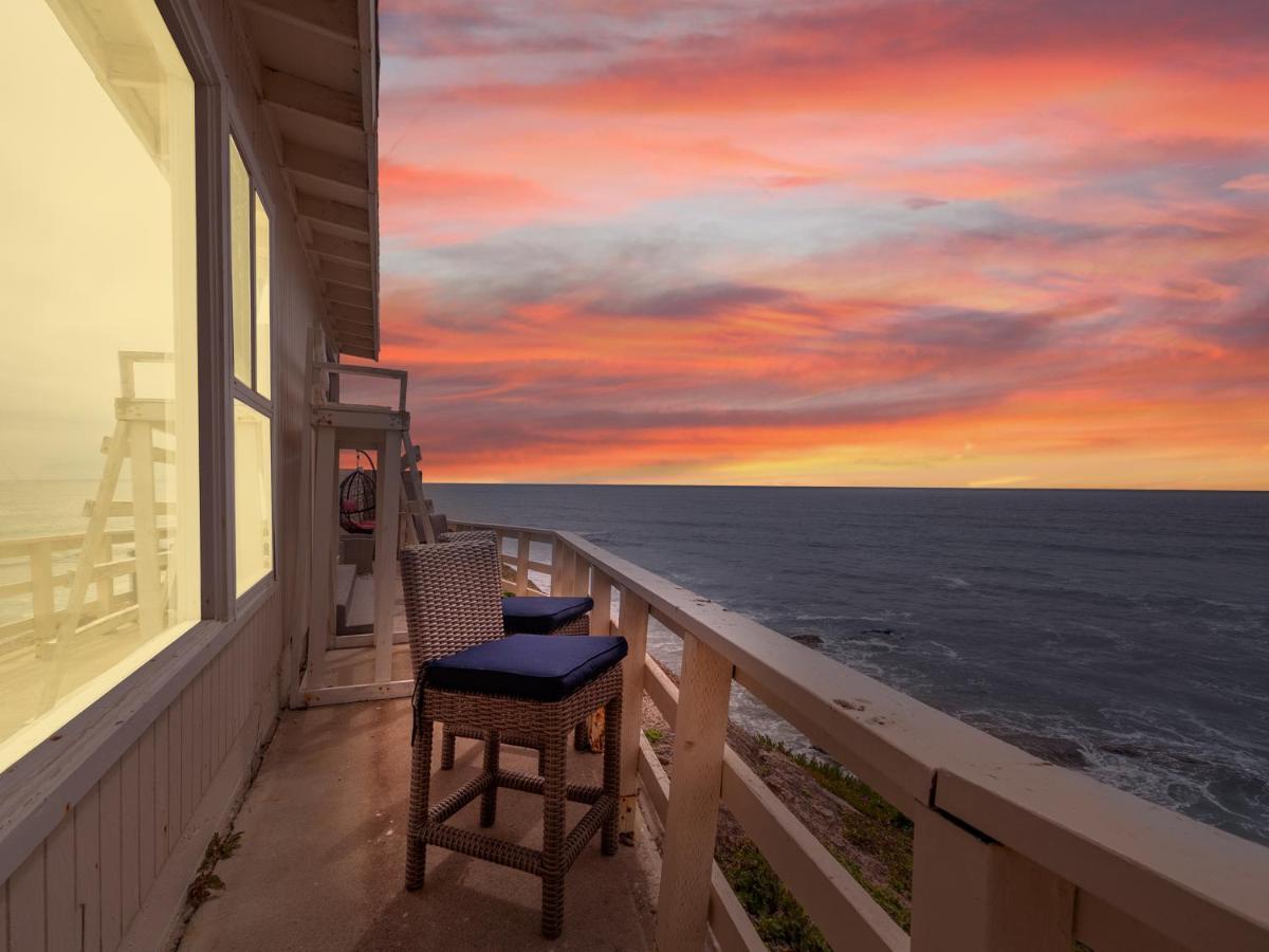 Stunning Oceanfront - Massive Patio, Hot Tub, Parking, Pet Friendly & Views! San Diego
