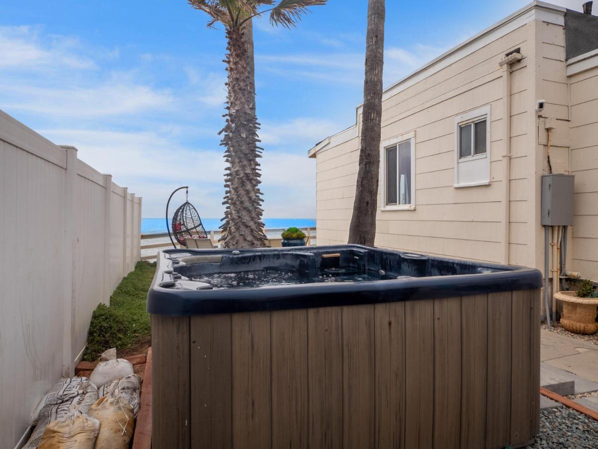 Stunning Oceanfront - Massive Patio, Hot Tub, Parking, Pet Friendly & Views! Villa