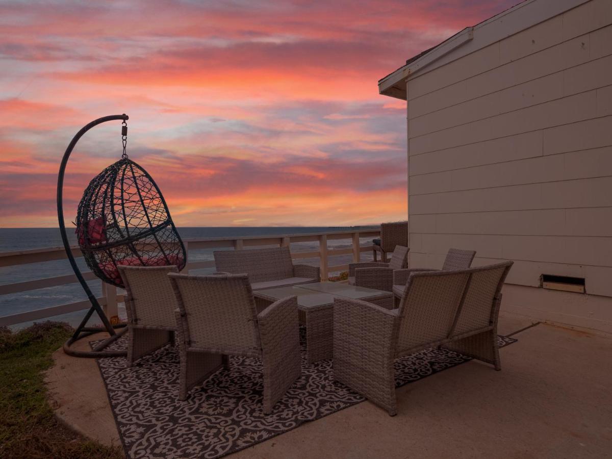 Villa Stunning Oceanfront - Massive Patio, Hot Tub, Parking, Pet Friendly & Views!