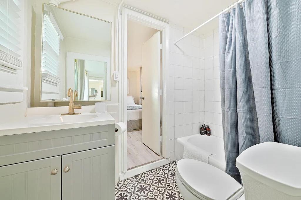 Stunning Oceanfront - Massive Patio, Hot Tub, Parking, Pet Friendly & Views! *