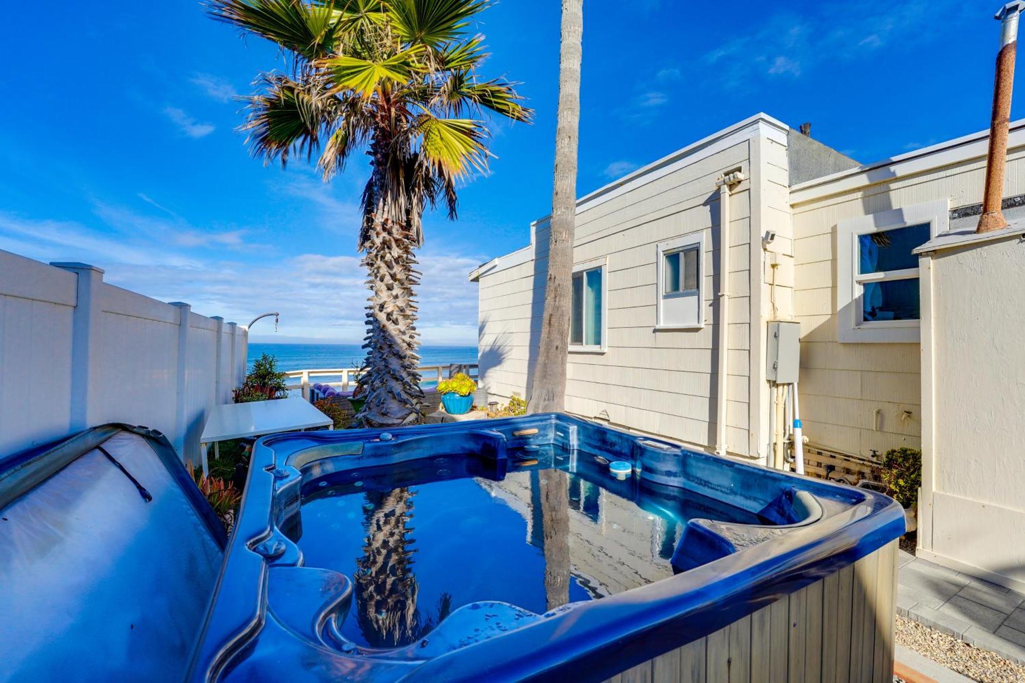 Stunning Oceanfront - Massive Patio, Hot Tub, Parking, Pet Friendly & Views! San Diego