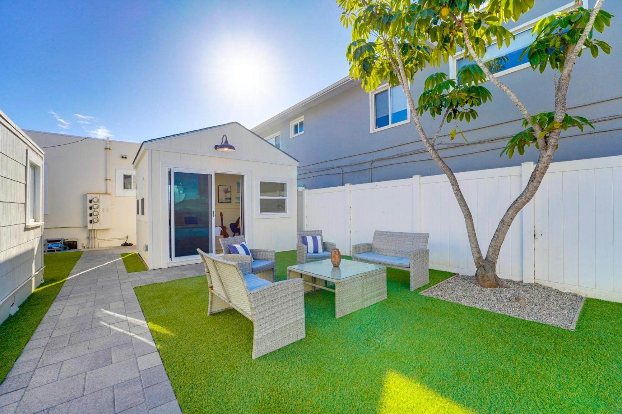 Villa Stunning Oceanfront - Massive Patio, Hot Tub, Parking, Pet Friendly & Views!